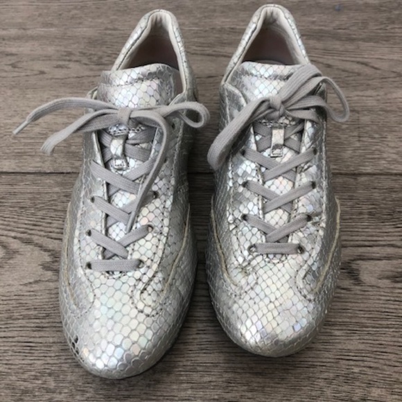 HOGAN silver lace up sneakers - Picture 2 of 4